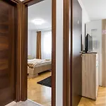 Konukevi Deluxe Manuela With Balcony Center