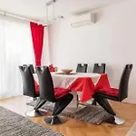 Konukevi Deluxe Manuela With Balcony Center 3*