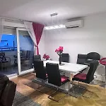 Deluxe Manuela With Balcony Center Split