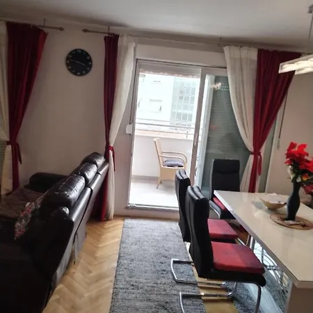 Deluxe Manuela With Balcony Center Split