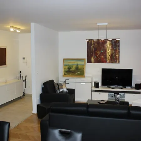 Deluxe Manuela With Balcony Center Vendégház 3*