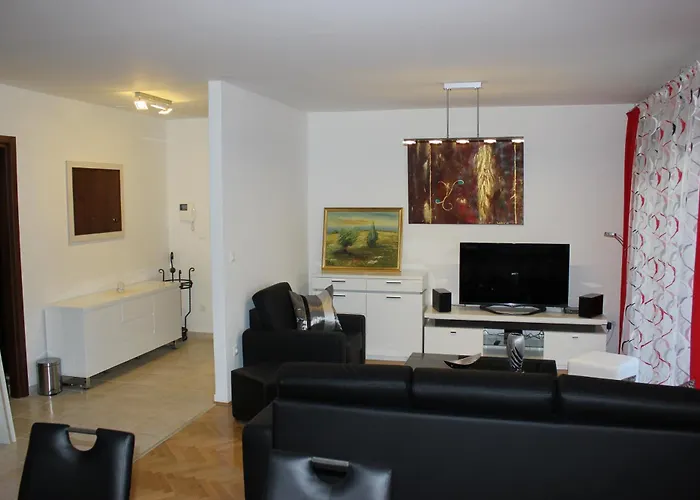 Deluxe Manuela With Balcony Center Pensión 3*