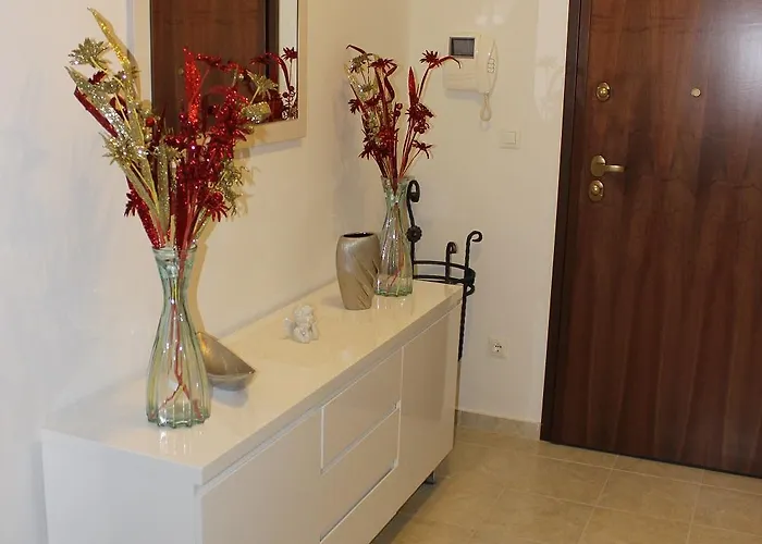 Pensión Deluxe Manuela With Balcony Center Split