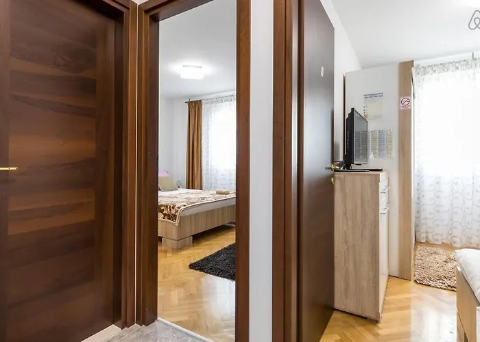 Pensión Deluxe Manuela With Balcony Center