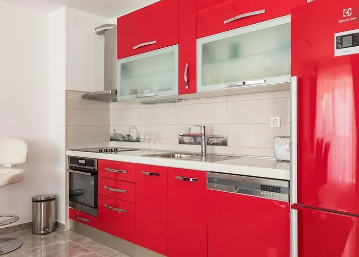 Deluxe Manuela With Balcony Center Pensión