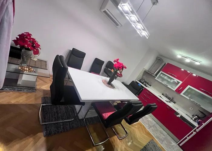 Pensión Deluxe Manuela With Balcony Center 3*