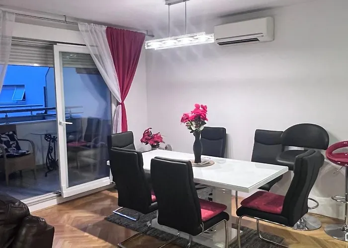 Deluxe Manuela With Balcony Center Split