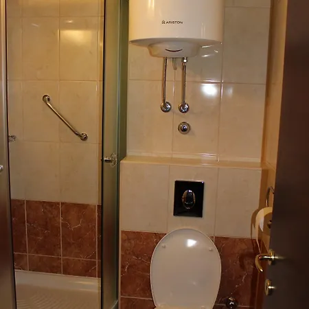 Πανσιόν Deluxe Manuela With Balcony Center