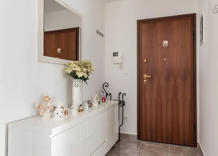 Casa de hóspedes Deluxe Manuela With Balcony Center Split