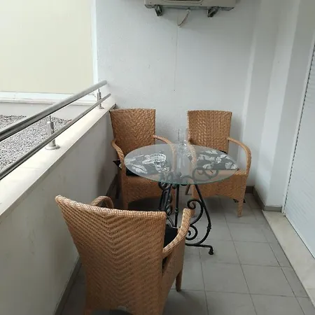Deluxe Manuela With Balcony Center Гостьовий будинок
