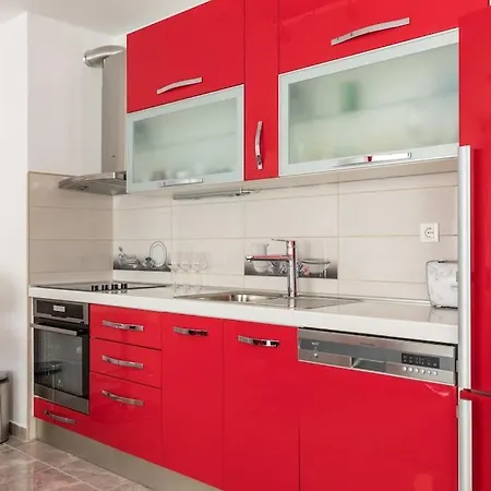 Deluxe Manuela With Balcony Center Гостьовий будинок